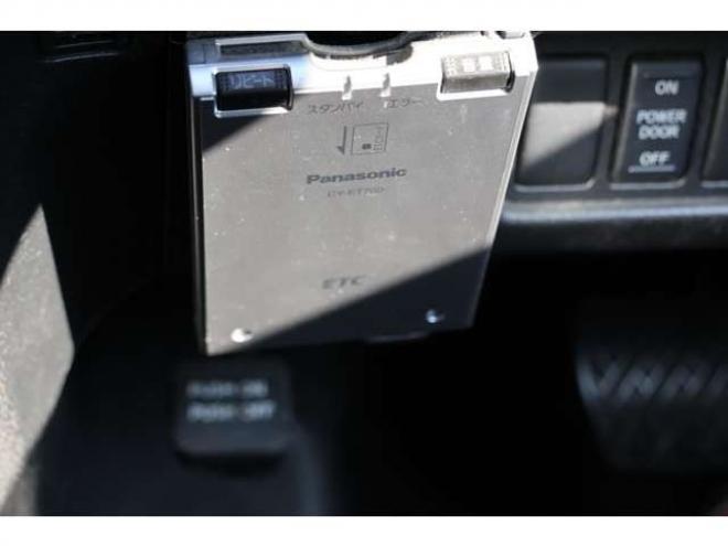 セレナ2.0 ライダー ブラックライン 4WD　検R8/2　自社　ローンカノウ　両電スラ 2000