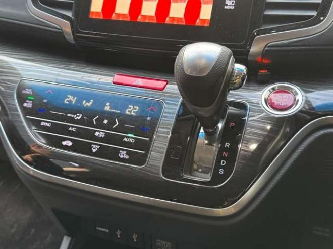 オデッセイ2.4 アブソルート EX 4WD　両側Pスライド　ナビ　TV　Bカメラ　Bluetooth　ハーフレザーシート 2400