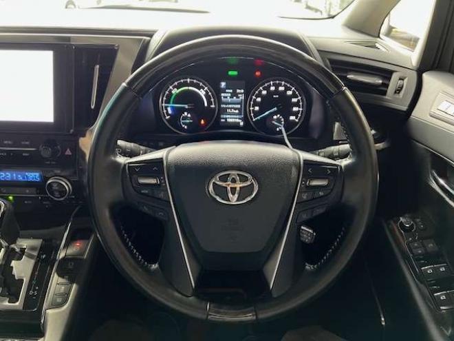 アルファードハイブリッド 2.5 SR Cパッケージ E-Four 4WD　3眼LED・純正ナビ・リアモニター・パワーバックドア・夏冬タイヤ付・1500W給電・ベンチレーターシート・パワーシート・アダプティブクルーズコントロール・ステアリングヒーター・検令和9年6月・本州仕入車両 2500