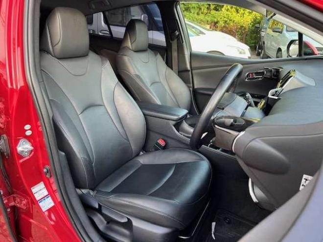 プリウス1.8 S ツーリングセレクション E-Four 4WD　フルエアロ・純正9インチナビ・Sセンス 1800