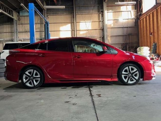 プリウス1.8 S ツーリングセレクション E-Four 4WD　フルエアロ・純正9インチナビ・Sセンス 1800