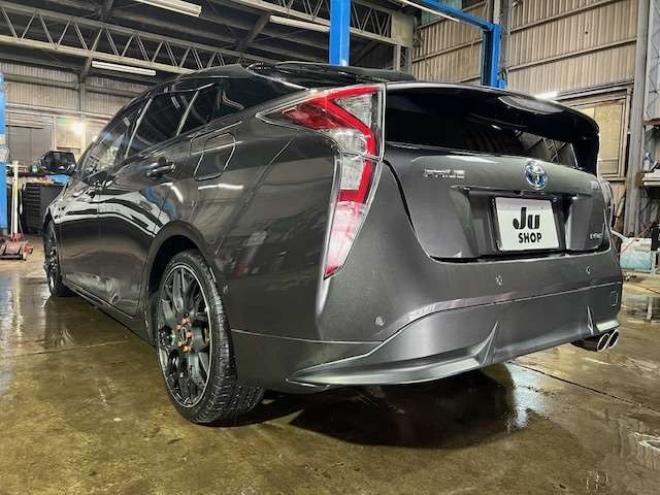 プリウス1.8 A プレミアム ツーリングセレクション E-Four 4WD　TRDスポイラー・18インチAW・純正8型ナビ・エンジンスターター・ドライブレコーダー・アダプティブクルーズコントロール・パワーシート・ETC・1500W給電・車検令和9年7月・寒冷地仕様車 1800