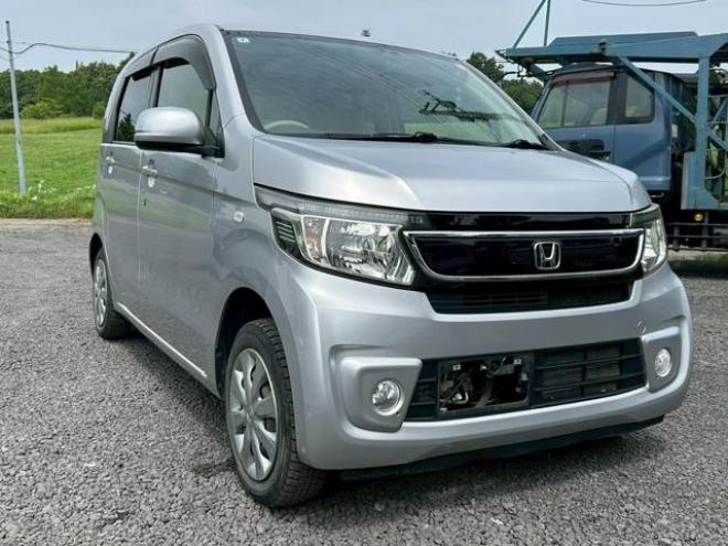 N-WGNＧ　ドライブレコーダー　バックカメラ　ナビ　スマートキー　アイドリングストップ　電動格納ミラー　ベンチシート　ＣＶＴ　Ｂｌｕｅｔｏｏｔｈ　エアコン　パワーステアリング　パワーウィンドウ 4WD 660 5Dr