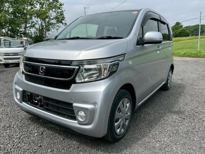 N-WGNＧ　ドライブレコーダー　バックカメラ　ナビ　スマートキー　アイドリングストップ　電動格納ミラー　ベンチシート　ＣＶＴ　Ｂｌｕｅｔｏｏｔｈ　エアコン　パワーステアリング　パワーウィンドウ 4WD 660 5Dr