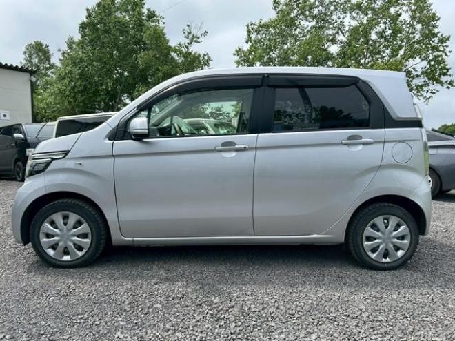 N-WGNＧ　ドライブレコーダー　バックカメラ　ナビ　スマートキー　アイドリングストップ　電動格納ミラー　ベンチシート　ＣＶＴ　Ｂｌｕｅｔｏｏｔｈ　エアコン　パワーステアリング　パワーウィンドウ 4WD 660 5Dr