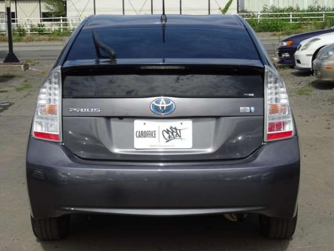 プリウス1.8 S LEDエディション　ETC・禁煙車・LEDヘッドライト・寒冷地仕様・夏冬タイヤ付き 2WD 1800