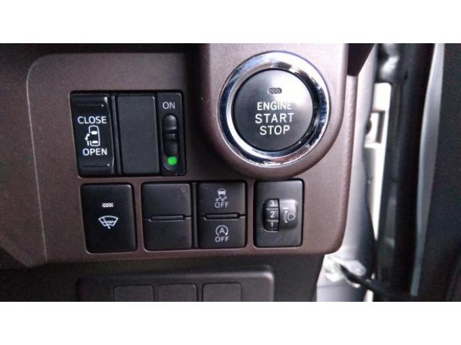 ルーミーX 4WD 4WD 1000 5Dr