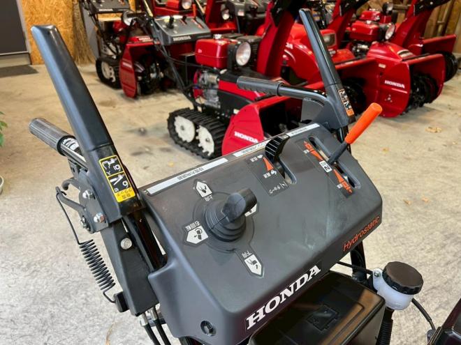 除雪機ホンダ　HSS760ｎ