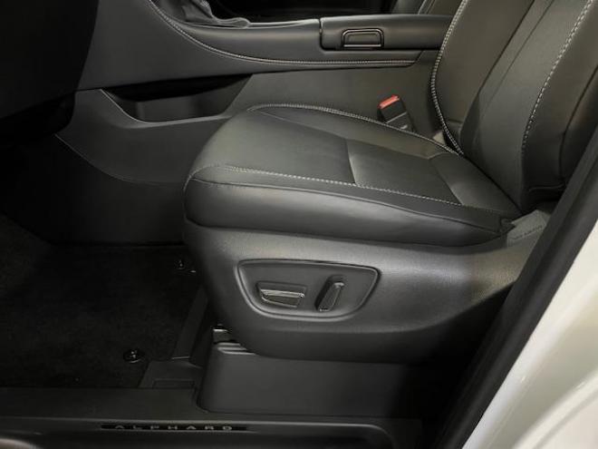 アルファードＺ　本州仕入　寒冷地仕様　禁煙車　トヨタセーフティセンス　左右独立ムーンルーフ　レーダークルーズ　レーントレーシング　純正１８インチＡＷ　ＴＯＹＯ製新品スタッドレスタイヤ　純正ナビ（フルセグ地デジ　Ｂｌｕｅｔｏｏｔｈ　Ｍｉｒａｃａｓｔ）＋バックカメラ＋全方位カメラ　両側パワースライドドア　パワーバックドア　純正ブラックレザーシート　ヘッドアップディスプレイ　電動オットマン　ＬＥＤヘッドライト　デジタルインナーミラー　シートヒーター＆クーラー　前後ドライブレコーダー　ＥＴＣ  4WD 2500 5Dr