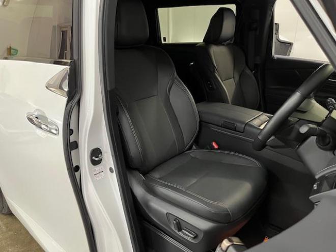 アルファードＺ　本州仕入　寒冷地仕様　禁煙車　トヨタセーフティセンス　左右独立ムーンルーフ　レーダークルーズ　レーントレーシング　純正１８インチＡＷ　ＴＯＹＯ製新品スタッドレスタイヤ　純正ナビ（フルセグ地デジ　Ｂｌｕｅｔｏｏｔｈ　Ｍｉｒａｃａｓｔ）＋バックカメラ＋全方位カメラ　両側パワースライドドア　パワーバックドア　純正ブラックレザーシート　ヘッドアップディスプレイ　電動オットマン　ＬＥＤヘッドライト　デジタルインナーミラー　シートヒーター＆クーラー　前後ドライブレコーダー　ＥＴＣ  4WD 2500 5Dr