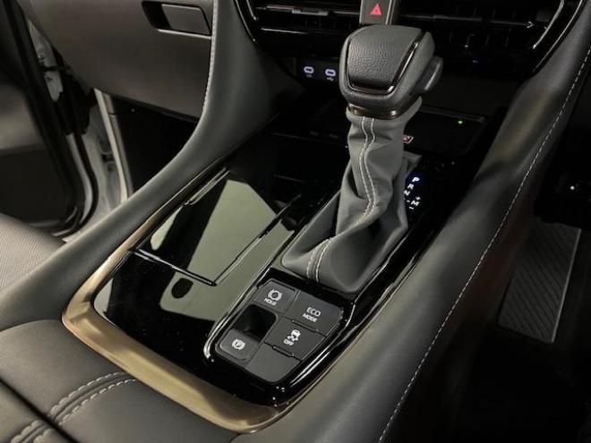 アルファードＺ　本州仕入　寒冷地仕様　禁煙車　トヨタセーフティセンス　左右独立ムーンルーフ　レーダークルーズ　レーントレーシング　純正１８インチＡＷ　ＴＯＹＯ製新品スタッドレスタイヤ　純正ナビ（フルセグ地デジ　Ｂｌｕｅｔｏｏｔｈ　Ｍｉｒａｃａｓｔ）＋バックカメラ＋全方位カメラ　両側パワースライドドア　パワーバックドア　純正ブラックレザーシート　ヘッドアップディスプレイ　電動オットマン　ＬＥＤヘッドライト　デジタルインナーミラー　シートヒーター＆クーラー　前後ドライブレコーダー　ＥＴＣ  4WD 2500 5Dr