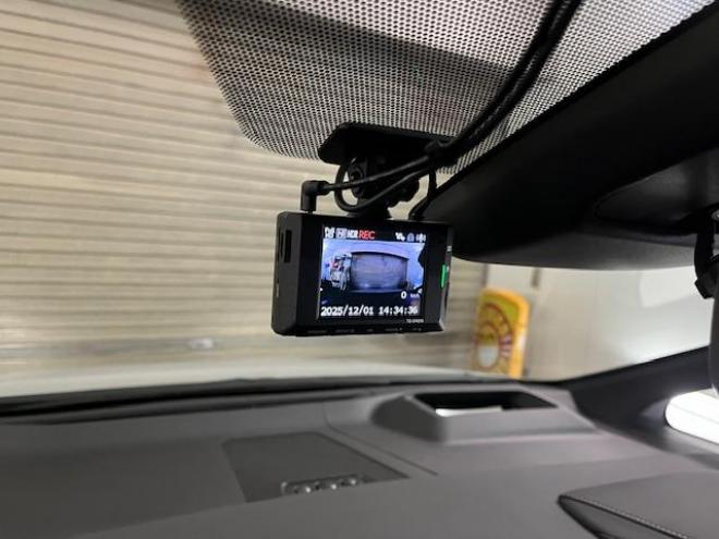 アルファードＺ　本州仕入　寒冷地仕様　禁煙車　トヨタセーフティセンス　左右独立ムーンルーフ　レーダークルーズ　レーントレーシング　純正１８インチＡＷ　ＴＯＹＯ製新品スタッドレスタイヤ　純正ナビ（フルセグ地デジ　Ｂｌｕｅｔｏｏｔｈ　Ｍｉｒａｃａｓｔ）＋バックカメラ＋全方位カメラ　両側パワースライドドア　パワーバックドア　純正ブラックレザーシート　ヘッドアップディスプレイ　電動オットマン　ＬＥＤヘッドライト　デジタルインナーミラー　シートヒーター＆クーラー　前後ドライブレコーダー　ＥＴＣ  4WD 2500 5Dr