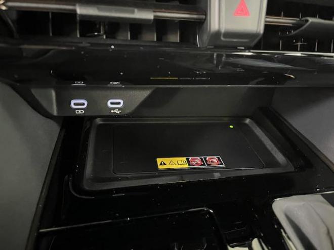 アルファードＺ　本州仕入　寒冷地仕様　禁煙車　トヨタセーフティセンス　左右独立ムーンルーフ　レーダークルーズ　レーントレーシング　純正１８インチＡＷ　ＴＯＹＯ製新品スタッドレスタイヤ　純正ナビ（フルセグ地デジ　Ｂｌｕｅｔｏｏｔｈ　Ｍｉｒａｃａｓｔ）＋バックカメラ＋全方位カメラ　両側パワースライドドア　パワーバックドア　純正ブラックレザーシート　ヘッドアップディスプレイ　電動オットマン　ＬＥＤヘッドライト　デジタルインナーミラー　シートヒーター＆クーラー　前後ドライブレコーダー　ＥＴＣ  4WD 2500 5Dr