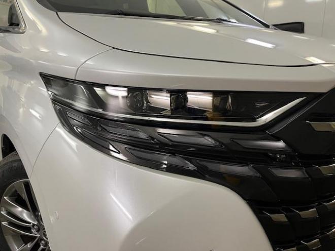 アルファードＺ　本州仕入　寒冷地仕様　禁煙車　トヨタセーフティセンス　左右独立ムーンルーフ　レーダークルーズ　レーントレーシング　純正１８インチＡＷ　ＴＯＹＯ製新品スタッドレスタイヤ　純正ナビ（フルセグ地デジ　Ｂｌｕｅｔｏｏｔｈ　Ｍｉｒａｃａｓｔ）＋バックカメラ＋全方位カメラ　両側パワースライドドア　パワーバックドア　純正ブラックレザーシート　ヘッドアップディスプレイ　電動オットマン　ＬＥＤヘッドライト　デジタルインナーミラー　シートヒーター＆クーラー　前後ドライブレコーダー　ＥＴＣ  4WD 2500 5Dr