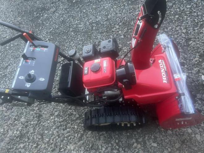 除雪機ホンダHS660 点検・整備・塗装済み