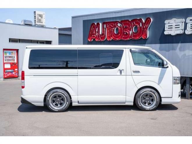 ハイエースバン2.8 スーパーGL ダークプライムII ロングボディ ディーゼルターボ 4WD　ESSEXカスタム　FリップスポイラーVer.4　サイドライナー　クワトロリアバンパー　プログレスIバッドパネル　17インチELホイール　ヨコハマPARADA　415COBRAフラットキット 2800