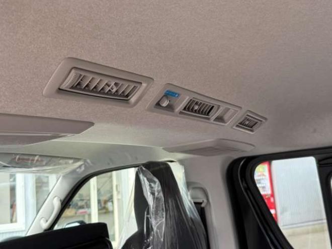 ハイエースバン2.8 DX ロング ディーゼルターボ 4WD　登録未使用車　寒冷地仕様　パノラミックビューモニター　デジタインナーミラー　LEDヘッドランプ　電動格納ミラーヒータ付　リアAC　リアヒーター　スライドドアイージークローザー　バックドアイージークローザー 登録済未使用車 2800