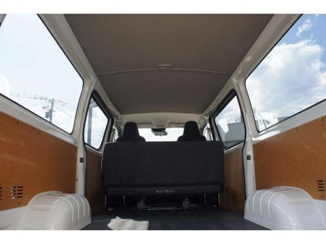 ハイエースバン2.8 DX ロング ディーゼルターボ 4WD　フロントシートセパレート仕様変更済　　　センターコンソール付　415COBRA丸目ライトキット&バッドラッカー16インチAW　415SAFARIフロントスポイラー　TOYOオープンカントリーR/T　電動格納ドアミラー 2800