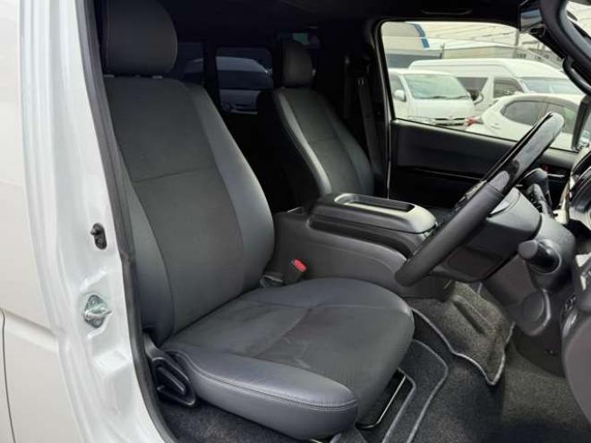 ハイエースバン2.8 スーパーGL ダークプライムII ロングボディ ディーゼルターボ 4WD　ワンオーナー 寒冷地仕様 パノラミックビューモニター デジタルインナーミラー 415COBRA CL-3フロントリップ CL-2サイドステップ　CL-ステップリアバンパー　ステージ2　バッドラッカー18インチアルミ　トーヨーH30 2800