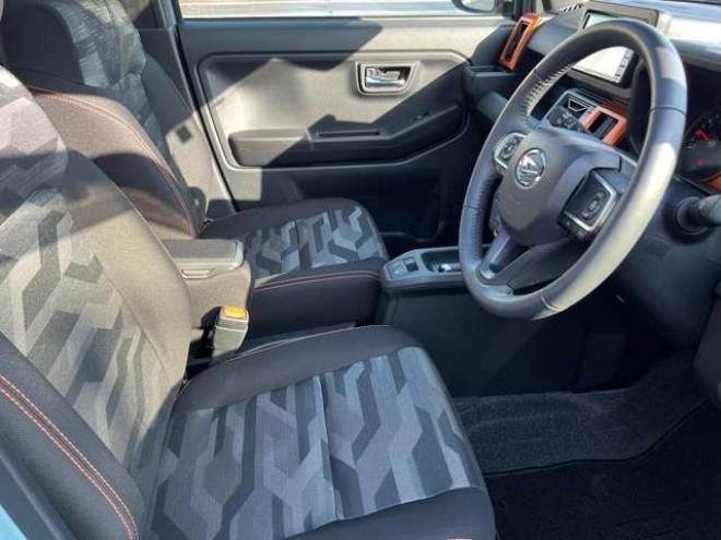 タフトGターボ 4WD　スマートアシスト　スマートキー　プッシュスタート　メモリーナビ　フルセグTV バックカメラ　ガラスルーフ　追従型レーダークルーズ　両席シートヒーター　アイドリングストップ 660