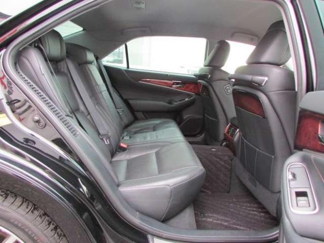 マジェスタ2.5 Four 4WD　プリクラッシュセーフティー/純正ナビ/フルセグTV/バックカメラ/LEDヘッドライト/ビルトインETC/全席シートヒーター/パワーシート/グリップヒーター/レーダークルーズコントロール 2500