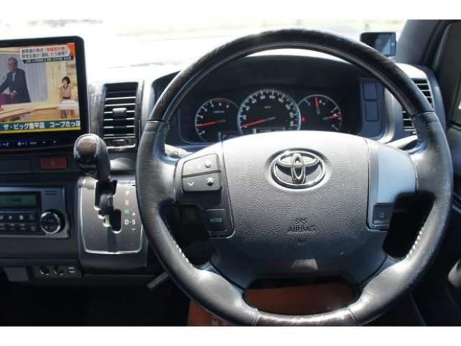 レジアスエース2.8 スーパーGL ダークプライムII ロングボディ ディーゼルターボ 4WD　バン　TRDバンパー&アルパインBIG-X11型　リアヒーター&クーラー　プッシュスタート　スマートキー　　両側スライドドア　ドラレコ　ETC　車線逸脱防止　横滑り防止装置　電動格納ミラー　ベッドキッド 2800