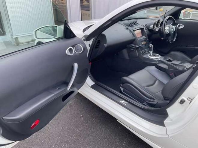 フェアレディZ3.5 バージョン ST　純正ブレンボキャリパー　社外フロントリップ　リアウィング　GarageDogHouse製マフラー　車高調　BOSEサウンド　レザーシート　パワーシート　シートヒーター　ETC 2WD 3500