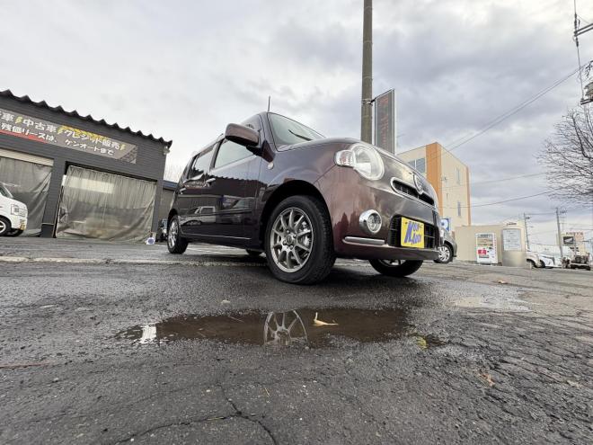 ミラココアMIRA COCOA 4WD X錆の少ない本州仕入　お洒落なスマートキー（スペアーアリ）　便利なBluetooth純正ナビＴＶ　アルミ　アイドリングストップ　バイザー　スタットレス　全磨き済　エンジンオイル交換 4WD 660 5Dr