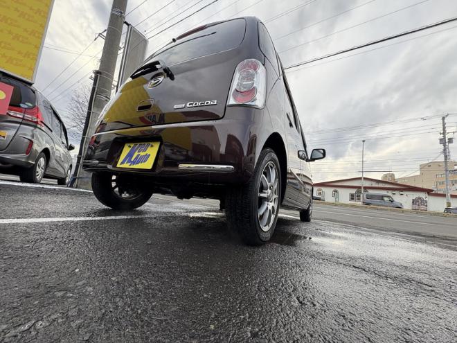 ミラココアMIRA COCOA 4WD X錆の少ない本州仕入　お洒落なスマートキー（スペアーアリ）　便利なBluetooth純正ナビＴＶ　アルミ　アイドリングストップ　バイザー　スタットレス　全磨き済　エンジンオイル交換 4WD 660 5Dr