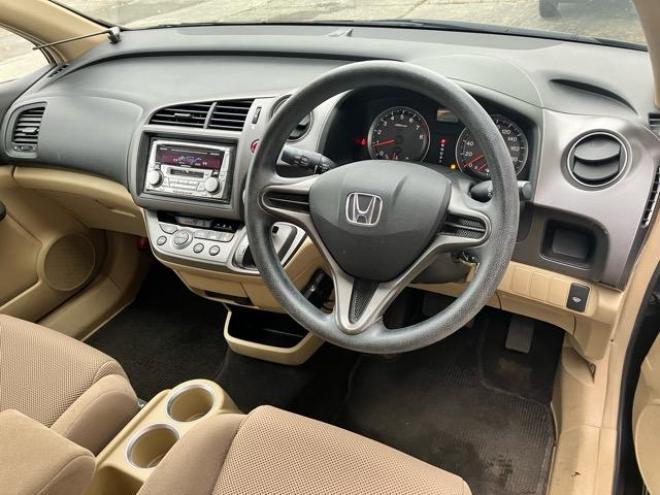 ストリームG 4WD 2000 5Dr