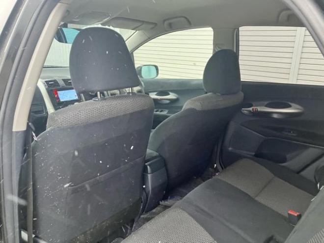 ブレイドベースグレード 4WD 2400 5Dr