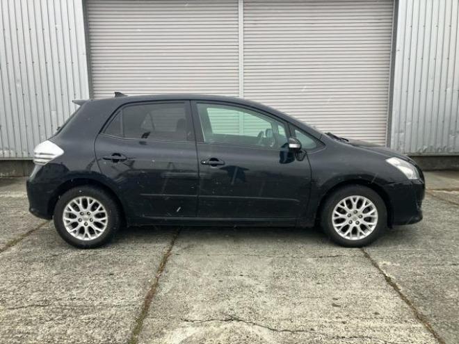 ブレイドベースグレード 4WD 2400 5Dr