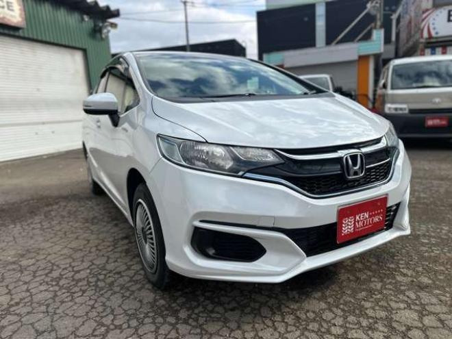 フィット1.5 ハイブリッド F 4WD　純正ナビ　バックカメラ　ETC　パワステ　パワーウィンドウ　ABS　キーレスエントリー 1500