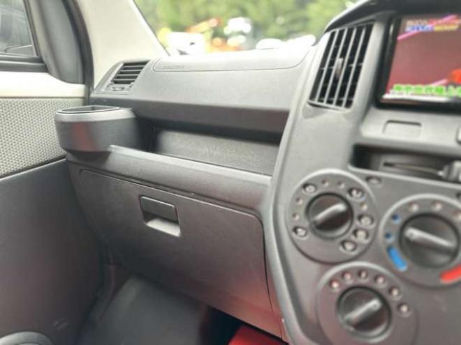 タウンエースバン1.5 GL 4WD　アルトピアーノ　ベージュツートン全塗装済　ベッドキット　セカンドバッテリー　ETC　フルセグTVナビ　バックカメラ　アイドリングストップ　ABS　レーンキープアシスト　盗難防止装置　パワステ　パワーウィンドウ 1500