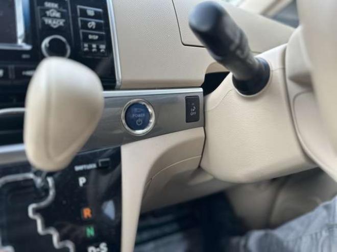 エスティマハイブリッド2.4 X 4WD　ETC　地デジ　クルーズコントロール　純正オーディオ　バックカメラ　両側スライドドア左側電動　3列シート　パワステ　パワーウィンドウ　純正アルミ　ABS　キーレスエントリー 2400