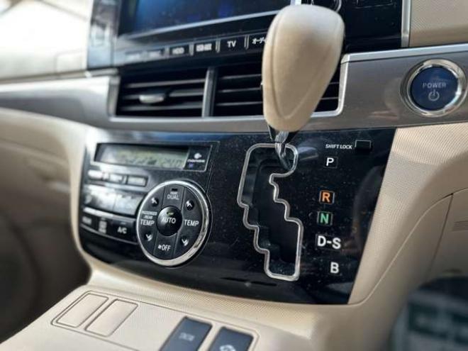 エスティマハイブリッド2.4 X 4WD　ETC　地デジ　クルーズコントロール　純正オーディオ　バックカメラ　両側スライドドア左側電動　3列シート　パワステ　パワーウィンドウ　純正アルミ　ABS　キーレスエントリー 2400