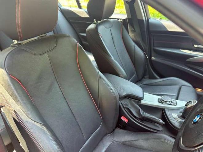 BMW3シリーズ 320i xドライブ 4WD　電動シート/ナビ/Bカメラ/CD/Bluetooth 正規輸入車 2000