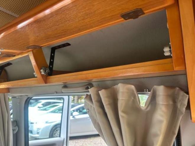 エブリィジョイン ハイルーフ 4WD　ポップアップルーフ　FFヒーター　サブバッテリー　700Wインバータリアヒーター　シンク　給水タンク　テーブル　禁煙車　パワステ　パワーウィンドウ　キーレス 660