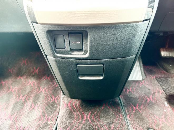 ヴェルファイア2.4Zゴールデンアイズ 4WD ローンが不安な方＜優遇ローン＞本州仕入　純正ナビ　後席モニター　両側パワースライド　電動リアゲート　ハーフレザー　2列目オットマンシート　7人乗り　HID　純正アルミ 4WD 2400 5Dr