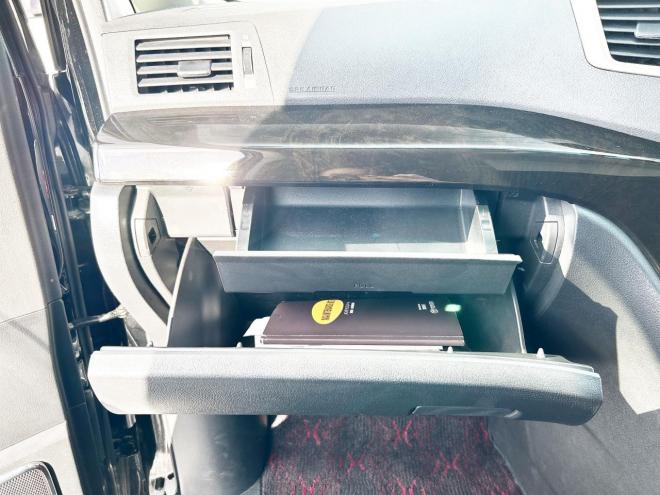 ヴェルファイア2.4Zゴールデンアイズ 4WD ローンが不安な方＜優遇ローン＞本州仕入　純正ナビ　後席モニター　両側パワースライド　電動リアゲート　ハーフレザー　2列目オットマンシート　7人乗り　HID　純正アルミ 4WD 2400 5Dr