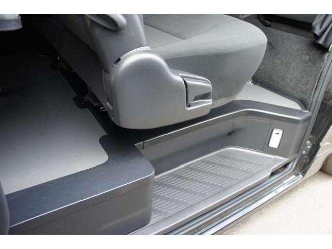 ハイエースバン2.8ダークプライム マルチロールトランスポータータイプIIロング ディーゼルターボ4WD　モデリスタフルエアロ・415COBRAバッドラッカー18インチAW・純正SDナビTV・Bカメラ・両側パワスラ・LEDライト・スマキー・AC100V・ベッドキット・エンスタ 2800