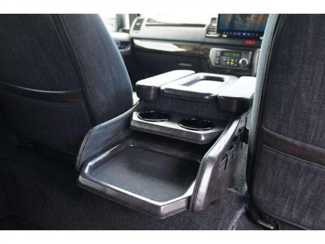 レジアスエース2.8 スーパーGL ダークプライム ロングボディ ディーゼルターボ 4WD　415COBRAコンプリート車両　ファントムヘッドライトシステム&ファントムゴールド18インチホイール&フェイスリフトキット&フルエアロ&フローティングリップ&ローフォルムフェンダー　玄武2インチダウンブロック 2800