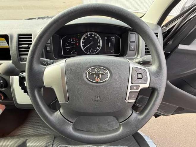 ハイエースバン2.8 DX ロング ディーゼルターボ 4WD　登録未使用車　寒冷地仕様　パノラミックビューモニター　デジタインナーミラー　LEDヘッドランプ　電動格納ミラーヒータ付　リアAC　リアヒーター　スライドドアイージークローザー　バックドアイージークローザー 登録済未使用車 2800