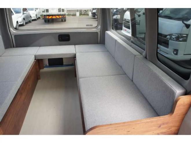 ハイエースバンスーパーロングHR　8人乗りキャンピング4WD　走行充電&外部充電&サブバッテリー　　　&FFヒーター&冷蔵庫&シンク&給排水　アルパインBIG-X&フリップダウン　415COBRAフロントリップ&バッドラッカー17AW　デジタルインナー　全方位カメラ 2700