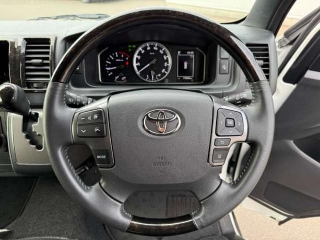 ハイエースバン2.8 スーパーGL ダークプライムII ロングボディ ディーゼルターボ 4WD　ワンオーナー 寒冷地仕様 パノラミックビューモニター デジタルインナーミラー 415COBRA CL-3フロントリップ CL-2サイドステップ　CL-ステップリアバンパー　ステージ2　バッドラッカー18インチアルミ　トーヨーH30 2800