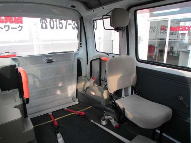 ハイゼットカーゴ スローパー(リアシートレス)+　折り畳み補助シート 福祉車両 4WD 660