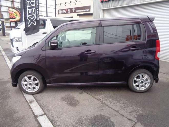 AZ-ワゴンXSスペシャル 4WD　スマートキー　社外ナビ　ワンセグ 660