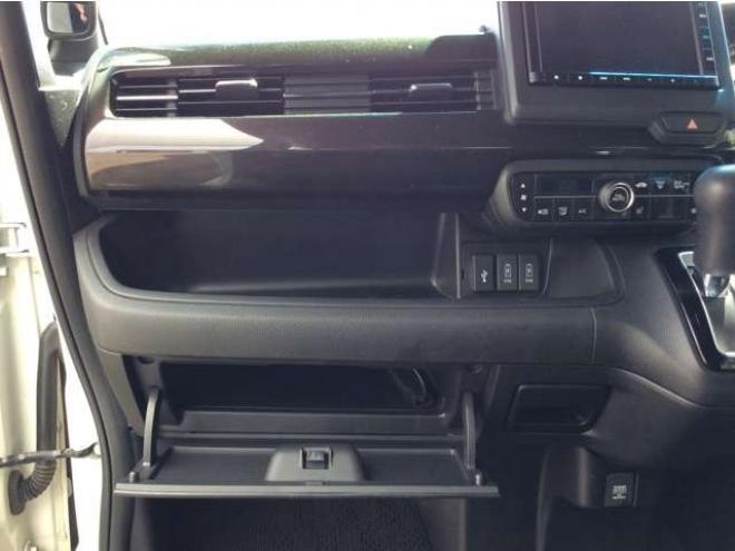 N-BOXカスタム 660 G EX ホンダセンシング 4WD　パワスラ　シートヒーター　スマートキー　プッシュスタート　クルーズコントロール　ホンダ純正ナビ　バックカメラ　電動格納ミラー　横滑り防止装置　車線逸脱防止　衝突被害軽減システム　オートライト　ETC 660