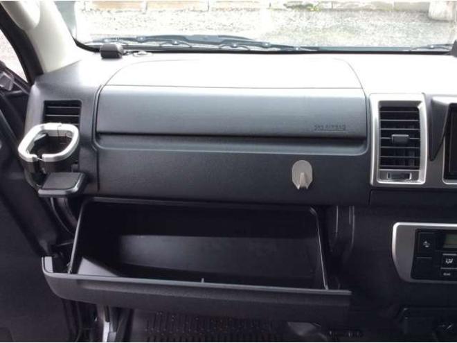 ハイエースバン2.8 スーパーGL ロング ディーゼルターボ 4WD　リアヒーター&クーラー　プッシュスタート　スマキー　ステアリングスイッチ　オートハイビーム　パノラミックビューモニター　純正ナビ　フルセグTV　ドラレコ　ETC　インナーミラー　横滑り防止　フロントフォグ 2800