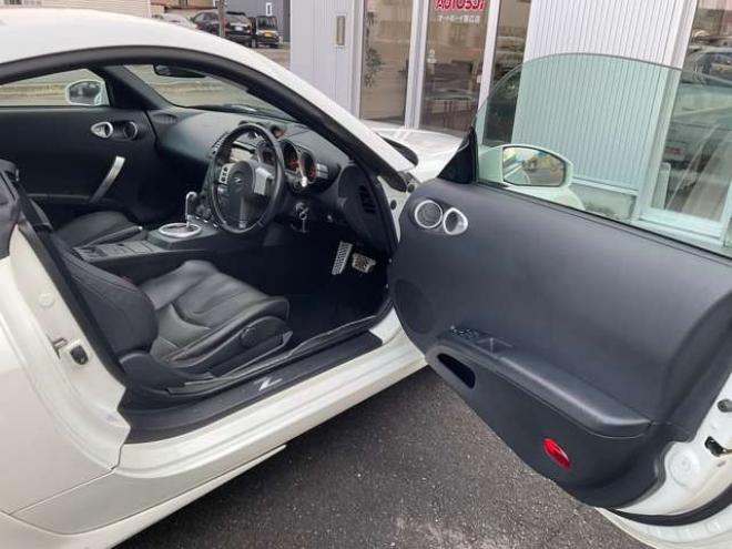 フェアレディZ3.5 バージョン ST　純正ブレンボキャリパー　社外フロントリップ　リアウィング　GarageDogHouse製マフラー　車高調　BOSEサウンド　レザーシート　パワーシート　シートヒーター　ETC 2WD 3500